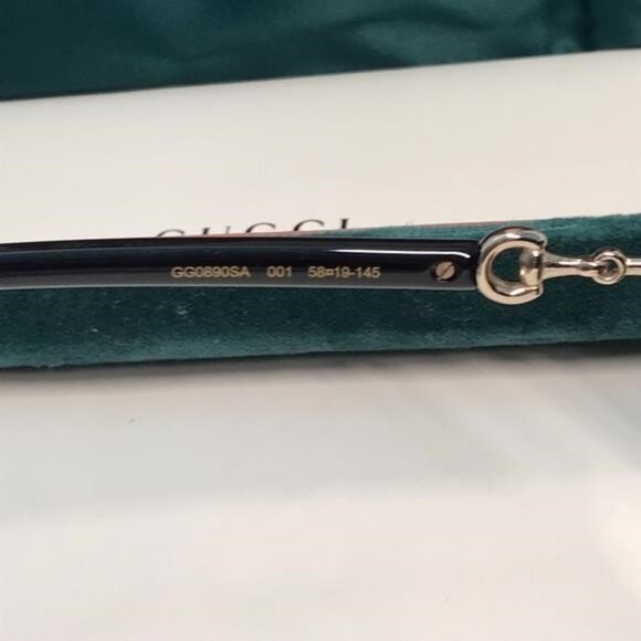 New Authentic Gucci GG0890SA 001 Black Oversized Sunglasses - Picture 13 of 13